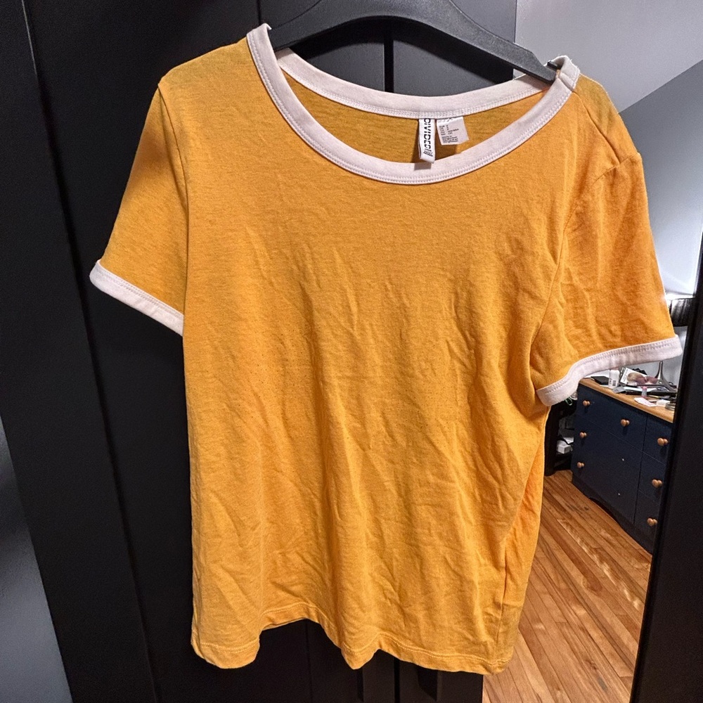 Yellow t-shirt
